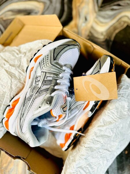 ASICS SNEAKER