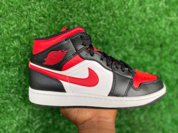NIKE AIR JORDAN