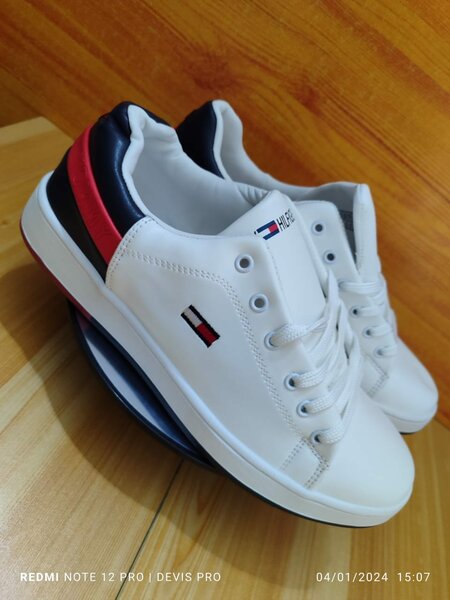 Tommy Hilfiger baskets en cuir pour hommes, blanche