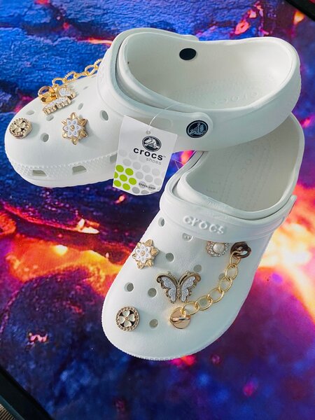 Crocs blancs design