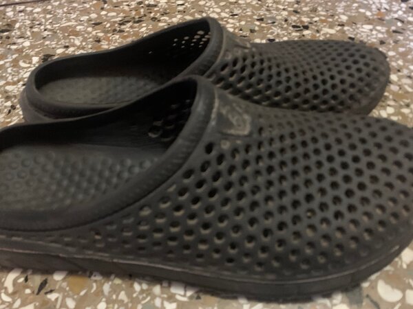 black rubber shoe