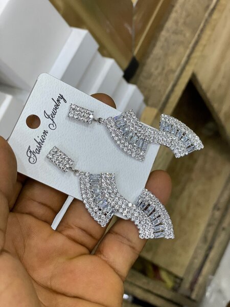 Jewelry earrings