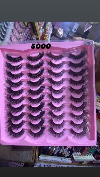 Faux cils