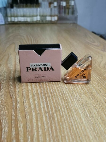 Miniature de parfum authentiqu