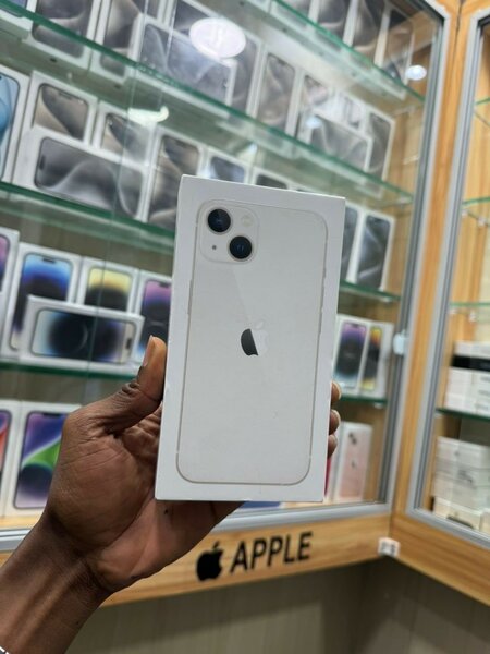 iPhone 13 simple