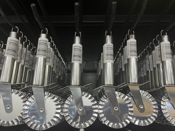 Roulette à pâtisserie en acier