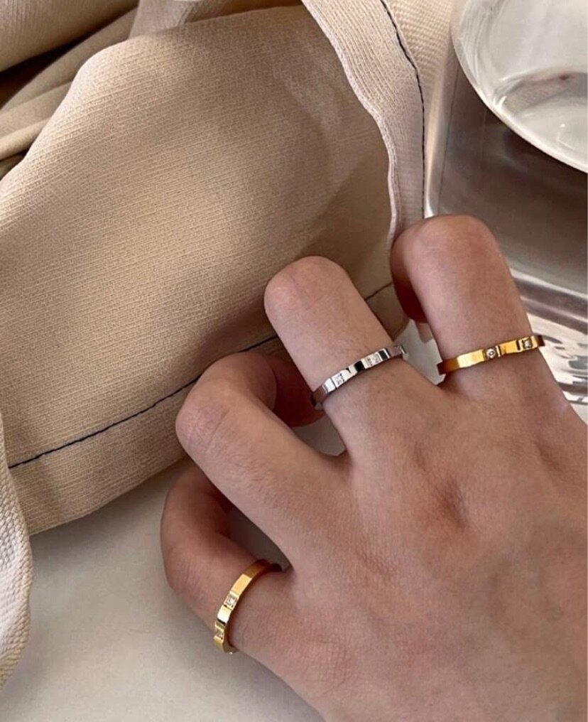 Bague élégante en or avec diamant