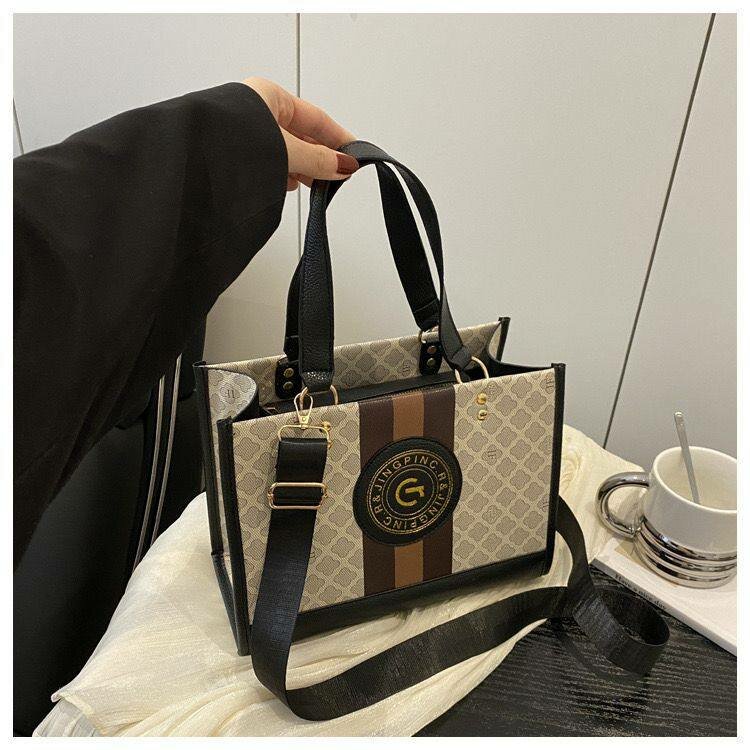 Sac à main en toile élégante