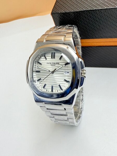 Montre en acier