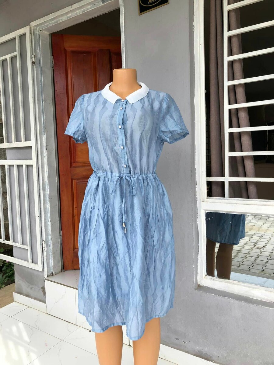 blue dress