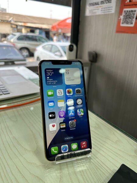 iPhone 11pro max 64giga sans Face ID