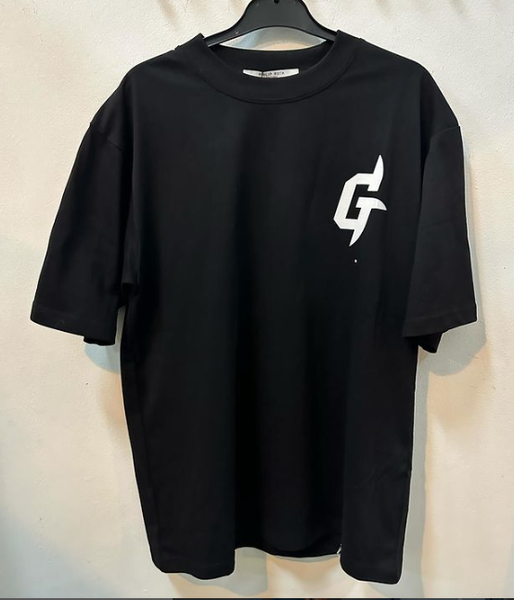 Black t-shirt