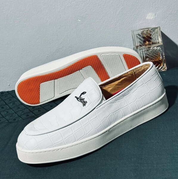 LOUBOUTIN SNEAKER