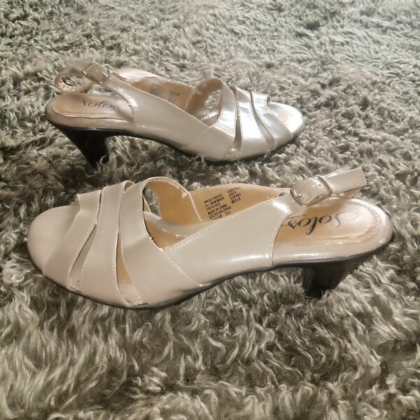 Casual shoes