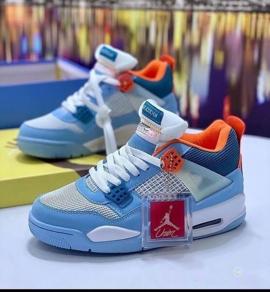 Air Jordan Rétro 4 bleu