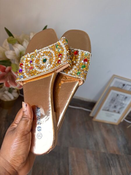 slippers
