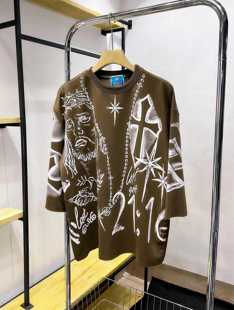 Saint Tops