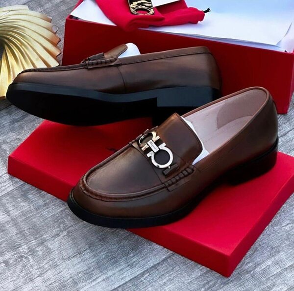 Shoe