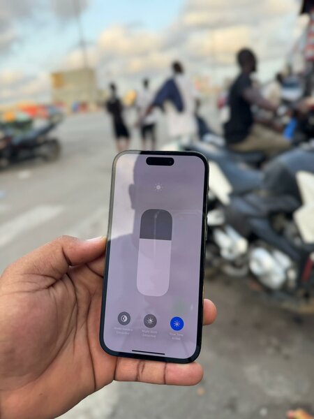 iPhone 14 Pro 128Go  message é