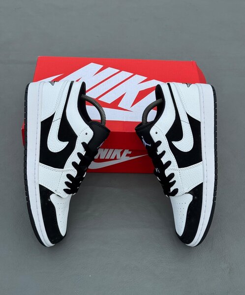 Nike Air Jordan Low Black White