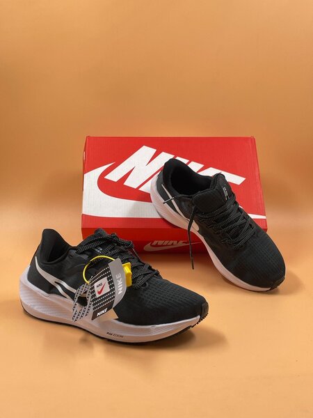 Trainers gym shoes