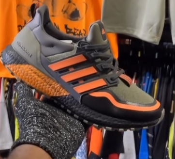 ADIDAS SNEAKERS