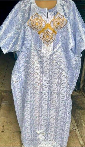 Boubou blanc brodé