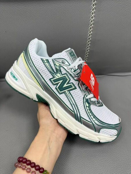 New balance 740