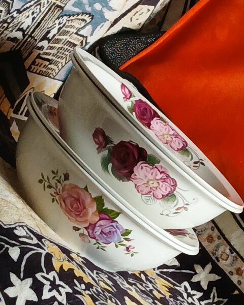 Assiette en porcelaine fleurie