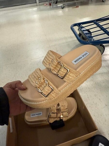 Ladies sandals