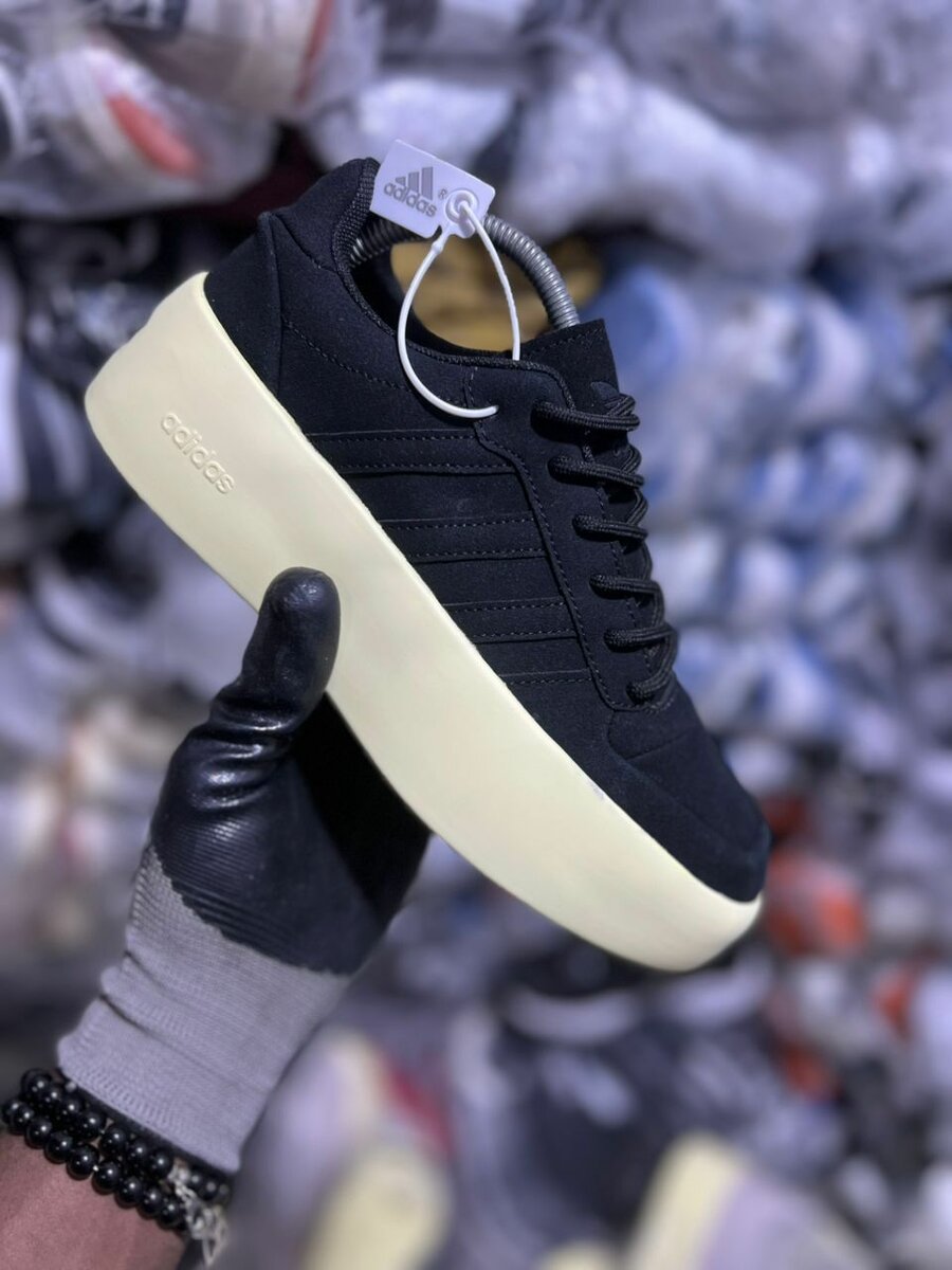 Sneakers noires élégantes