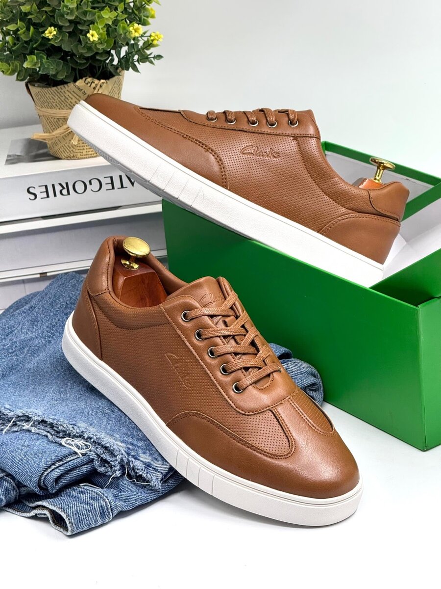 CLARKS ALL BROWN