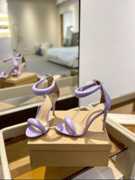 H HEELS