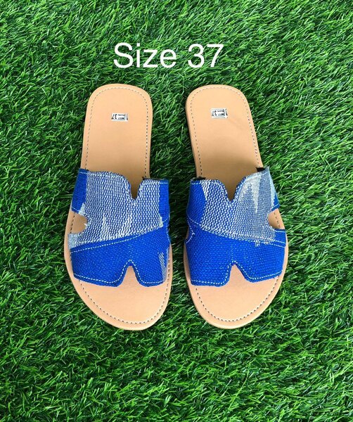 Ladies slippers