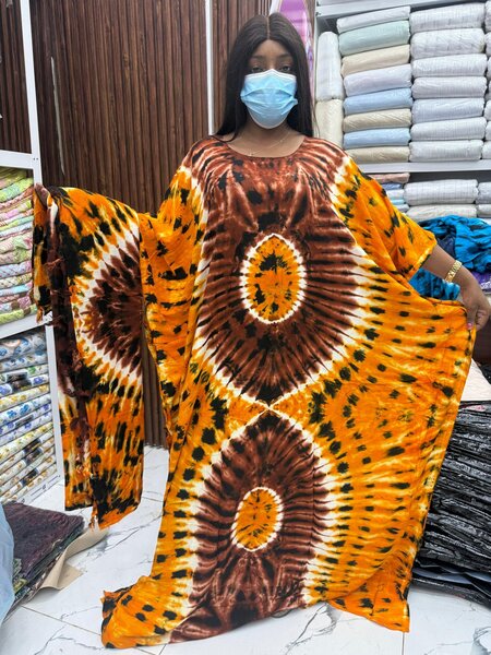 Robe avec écharpe