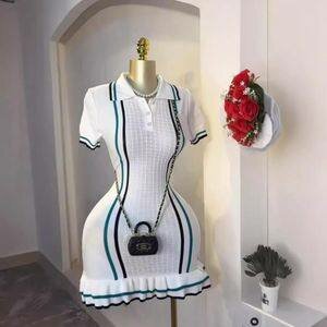 Robe élégante à motifs colorés