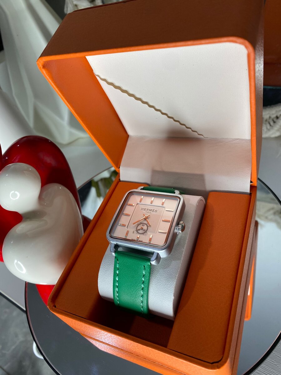 Hemes wrist watch