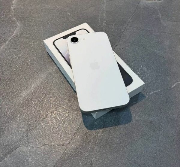 iPhone 16e Blanc Neuf