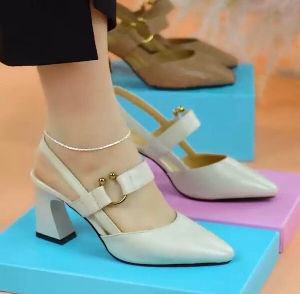 Ladies shoes