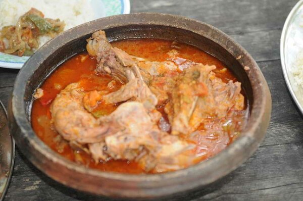 Kedjenou de poulet pondeuse