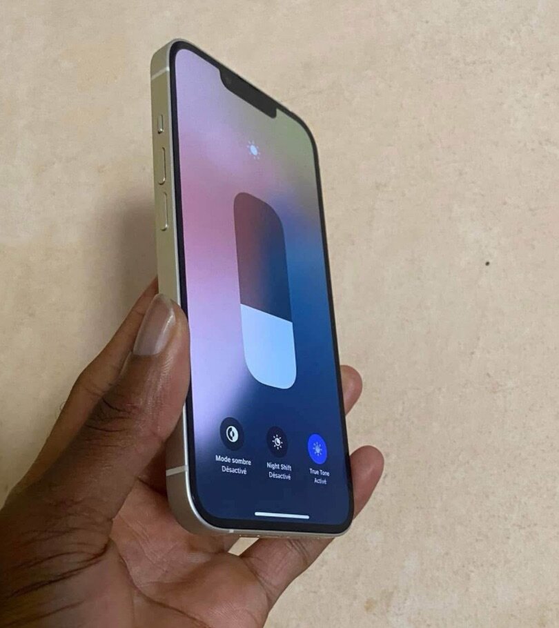 iPhone 13 simple