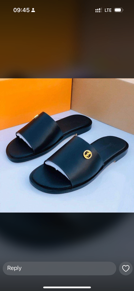 Leader slippers