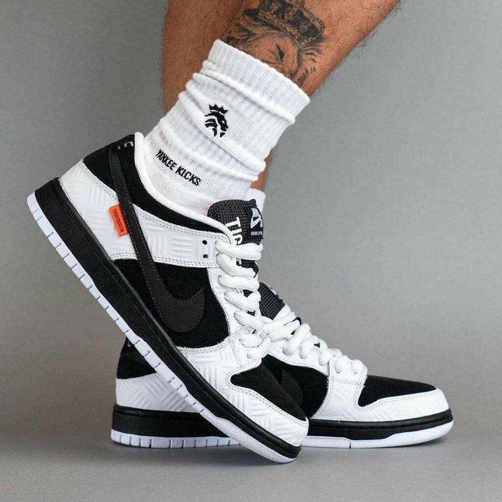 Baskets noires et blanches homme