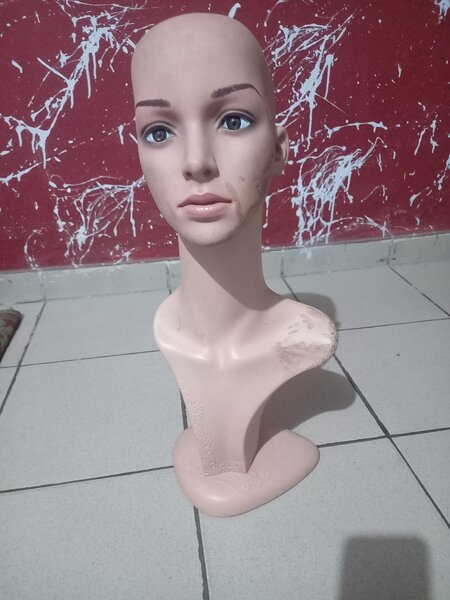 Mannequin pour perruques