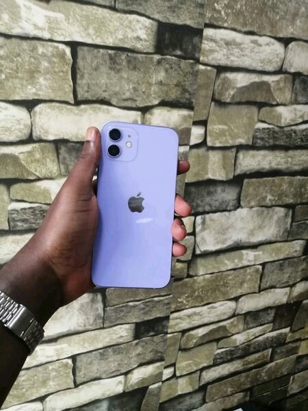 iPhone 12 64GB Violet