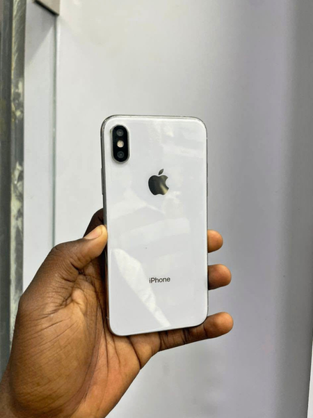 iPhone X 64GB Argent Débloqué