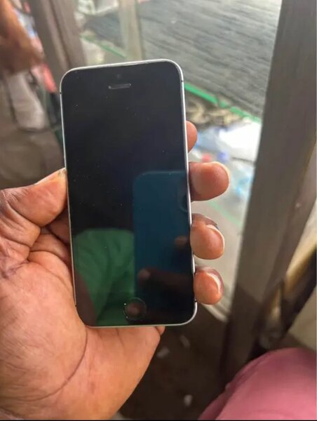 iPhone SE 32Go - Argent