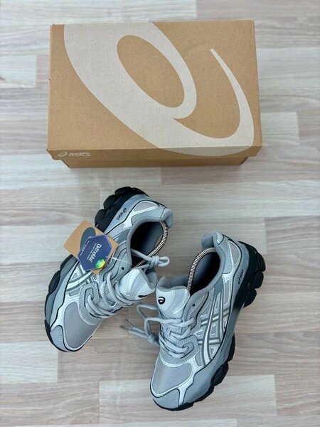 Asics nyc 2055