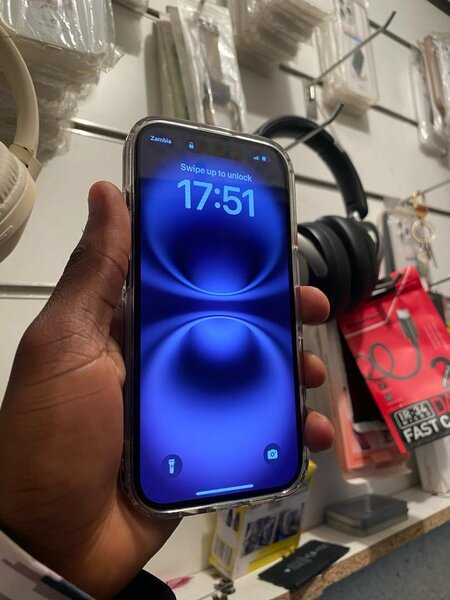 iPhone 16