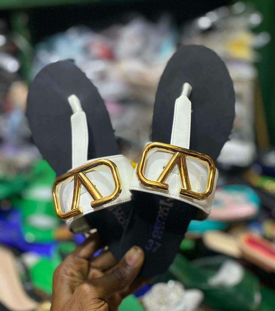 Ladies slippers